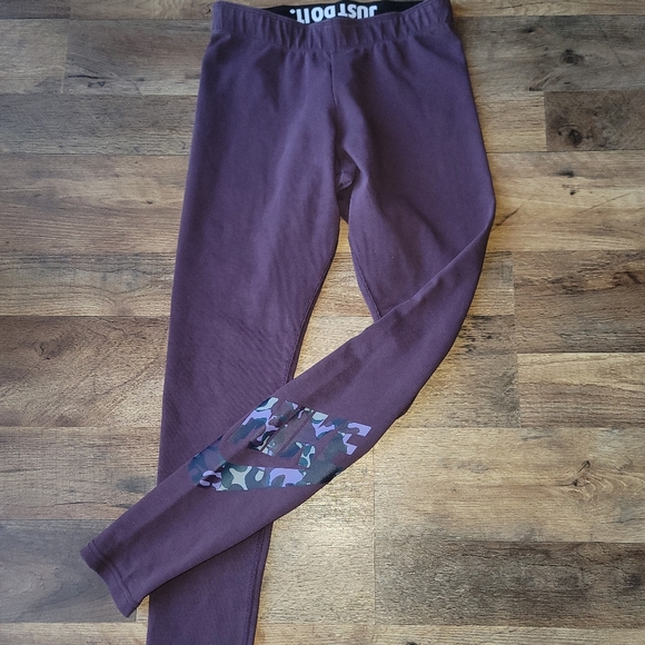 Nike Pants - Nike Just Do It yoga athletic leggings, camo, gorgeous! Women's small